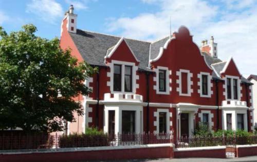 Jardine Apartment @ Cairn Dhu House